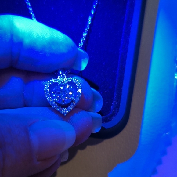 Moissanite pink heart necklace in case with GRA report and cleaning cloth - Picture 2 of 11
